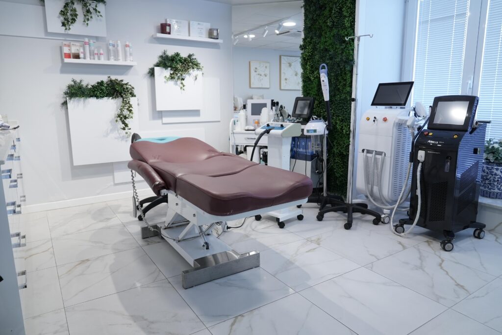 Lazer uygulama odası – Dr. Yetkin Bayer Kliniği