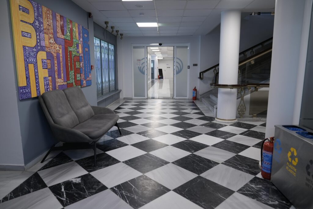 Klinik giriş holü – Dr. Yetkin Bayer Kliniği