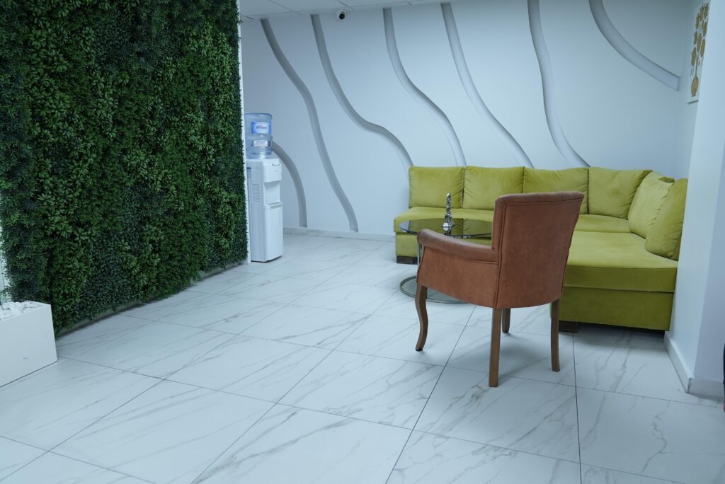 Bekleme alanı – Dr. Yetkin Bayer Kliniği